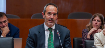 Juan Pablo Artero en la Comisión Institucional